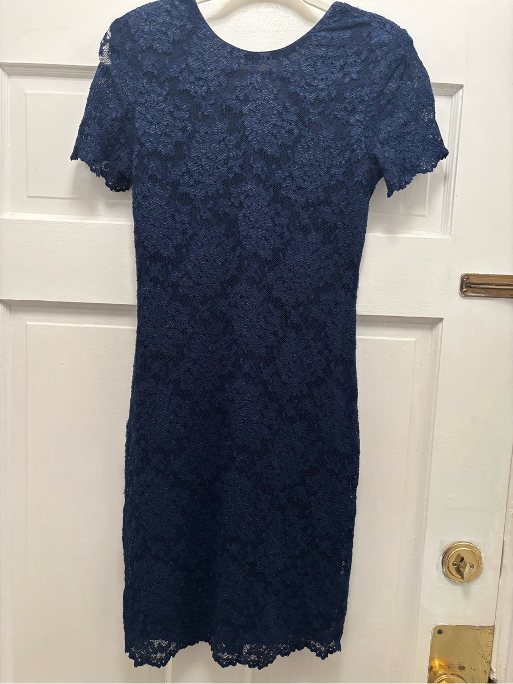 Scarlett Navy Floral Lace Midi Dress V neck Back
Size Junior 7/8